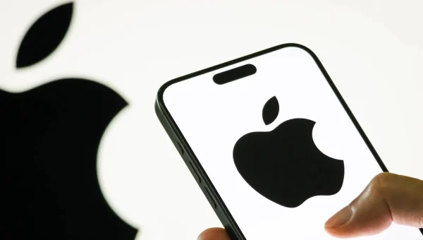 Apple Pushes Lock Screen Alerts to iPhones Over Active Web Exploits